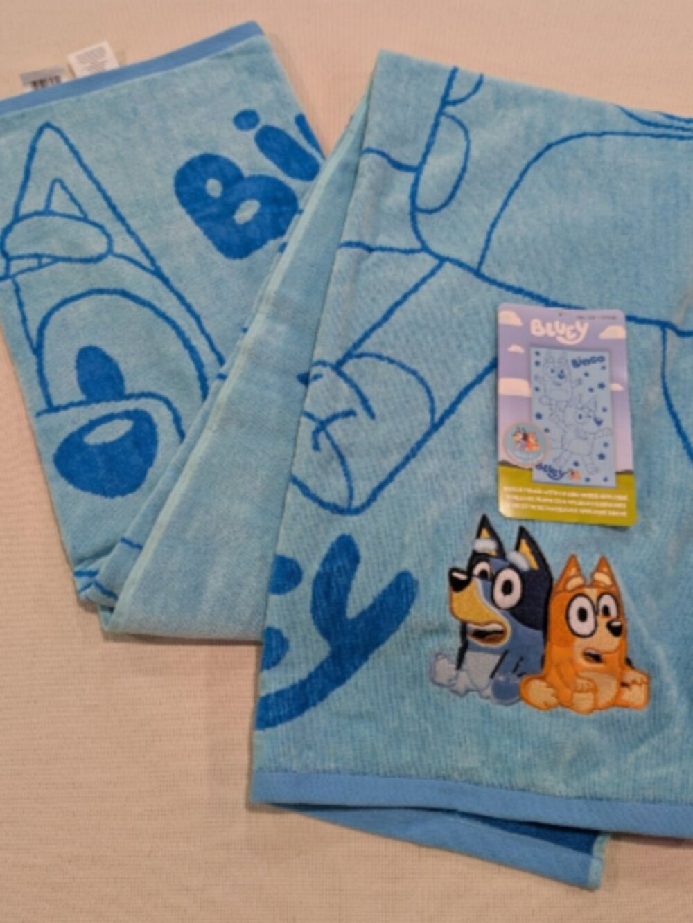 Bath/Beach Towel Kids Bluey and Bingo - NWT 34 in x 63 in